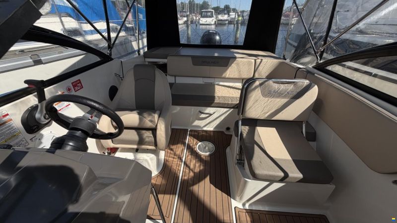 Bayliner VR5 Cuddy
