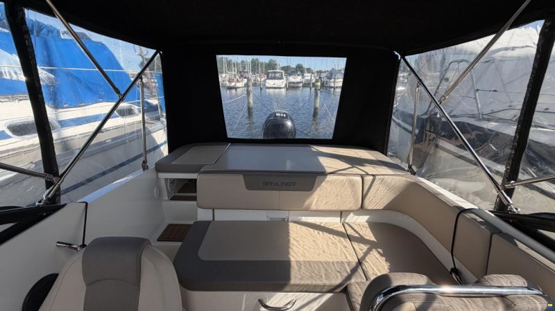 Bayliner VR5 Cuddy