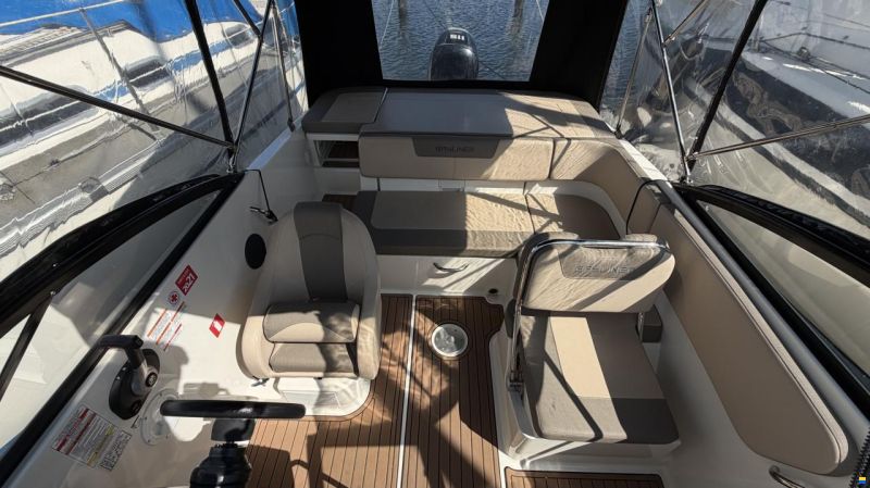 Bayliner VR5 Cuddy