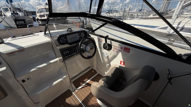 Bayliner VR5 Cuddy