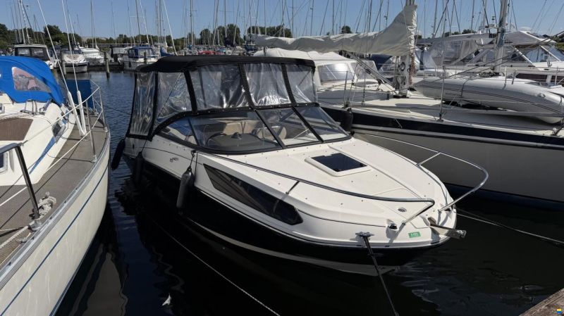 Bayliner VR5 Cuddy
