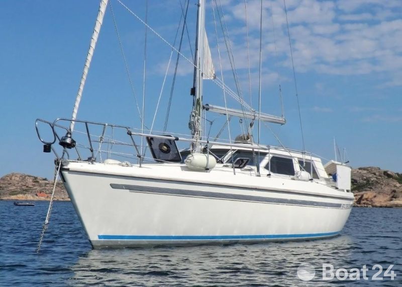 Marine Projects ECLIPSE 33 (Moody)