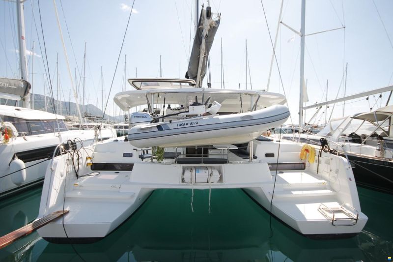 Lagoon 42