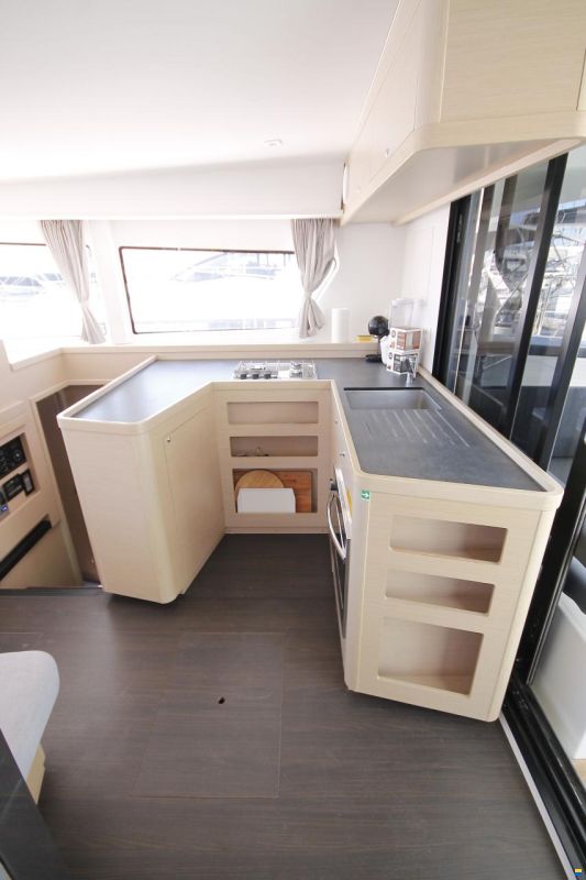 Lagoon 42