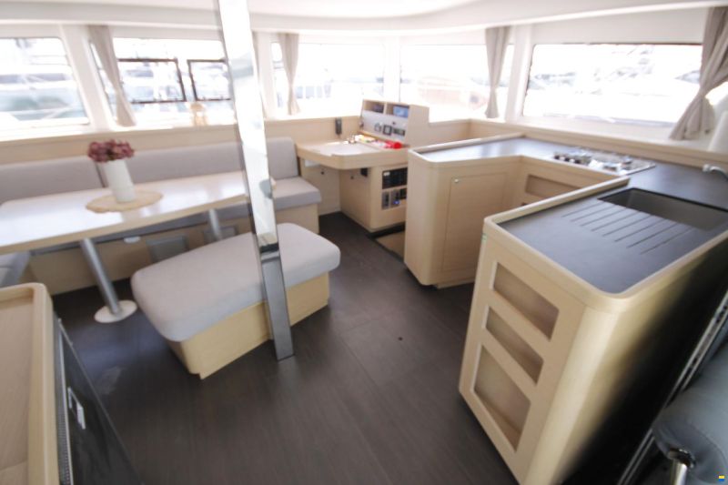 Lagoon 42