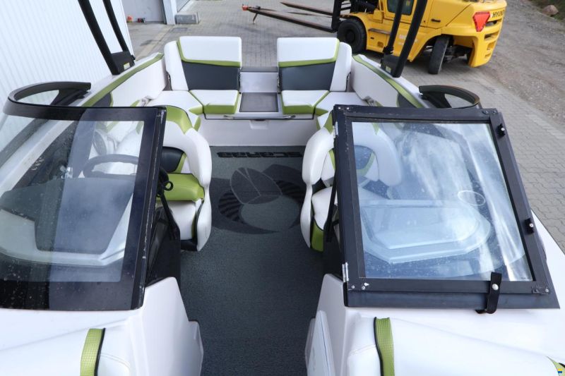 Scarab 215 HO Jet