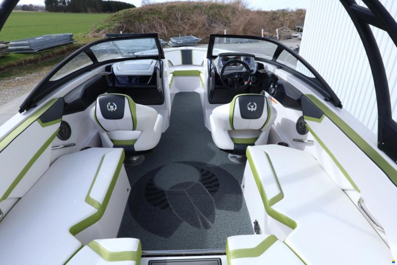 Scarab 215 HO Jet