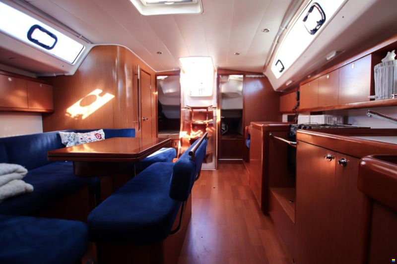 Beneteau Oceanis 43