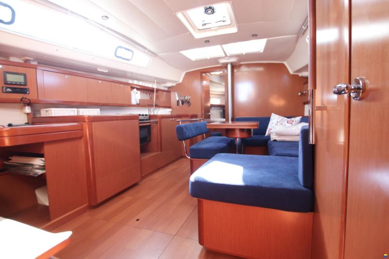 Beneteau Oceanis 43