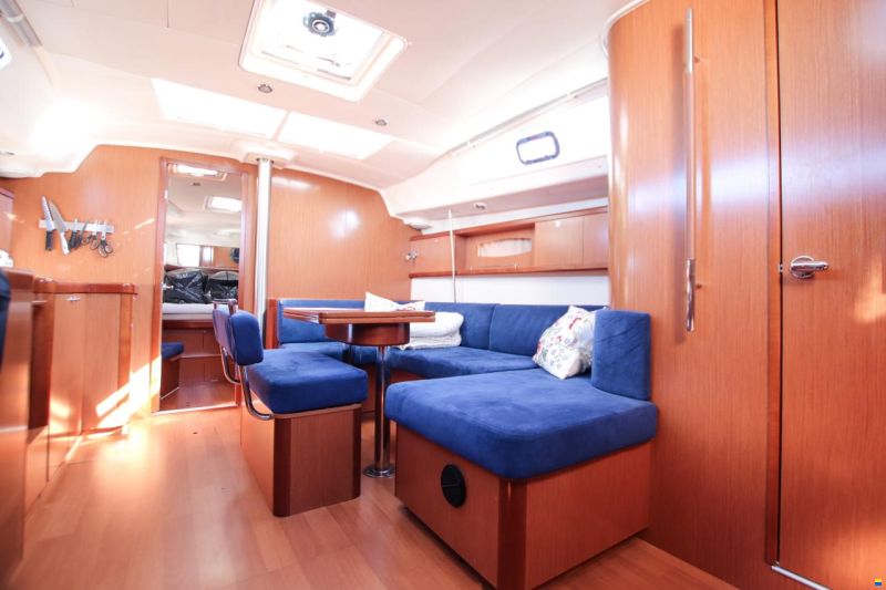 Beneteau Oceanis 43