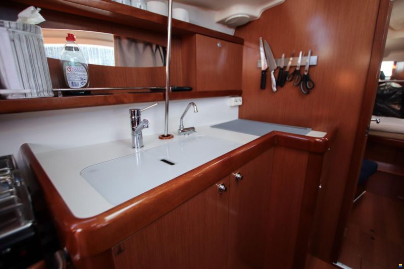 Beneteau Oceanis 43