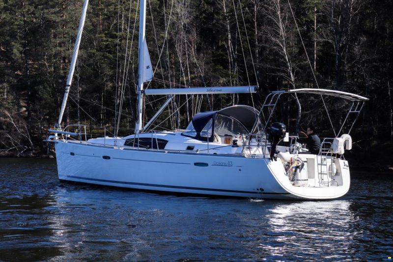 Beneteau Oceanis 43
