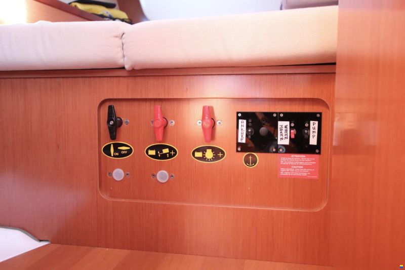Beneteau Oceanis 43