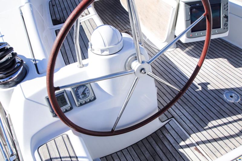Beneteau Oceanis 43