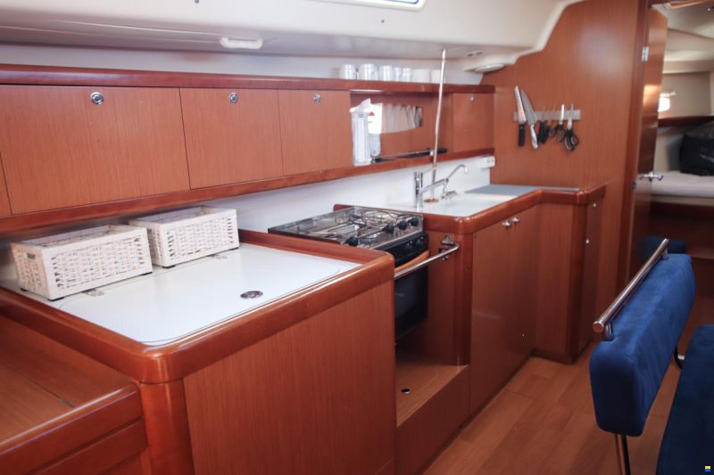 Beneteau Oceanis 43