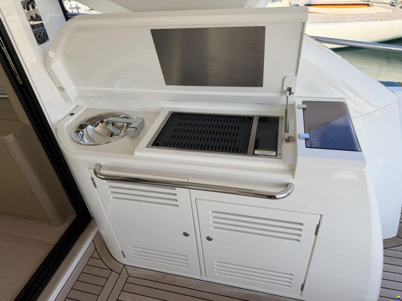 Sunseeker Predator 57