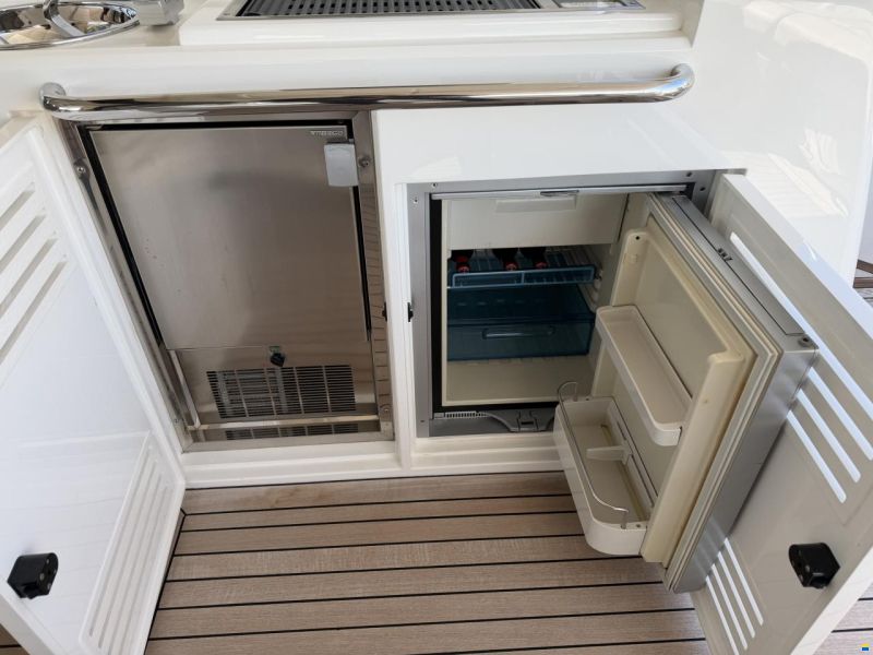 Sunseeker Predator 57