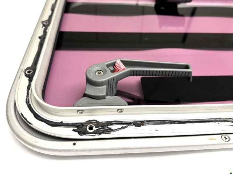 Deckslucke Lewmar Ocean 580x450