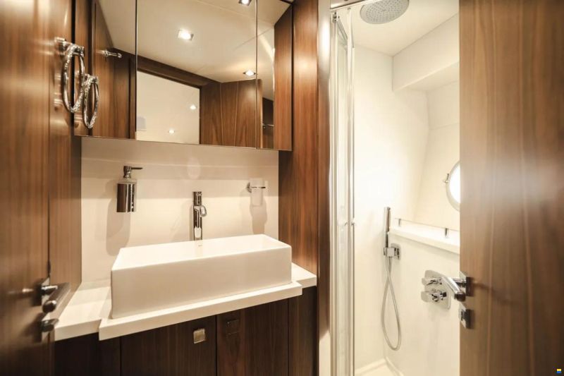 Sunseeker Predator 57
