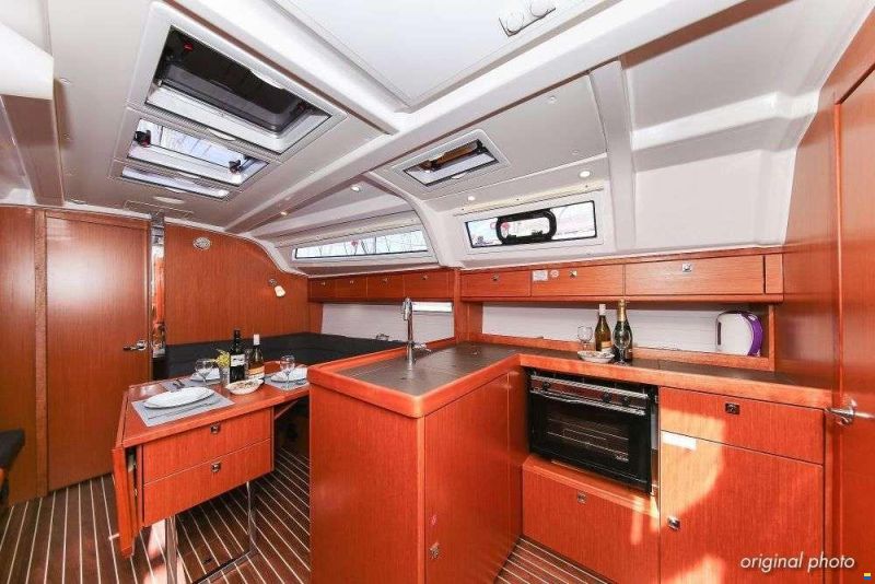 Bavaria 37 CRUISER