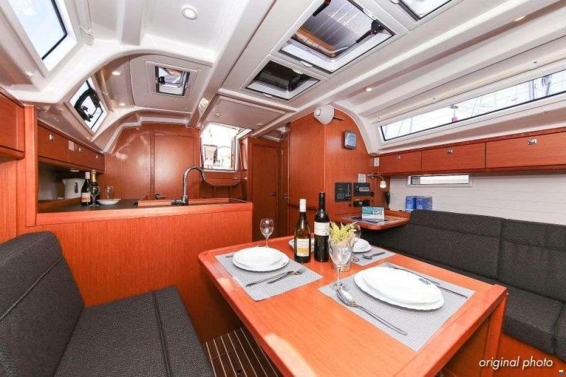 Bavaria 37 CRUISER