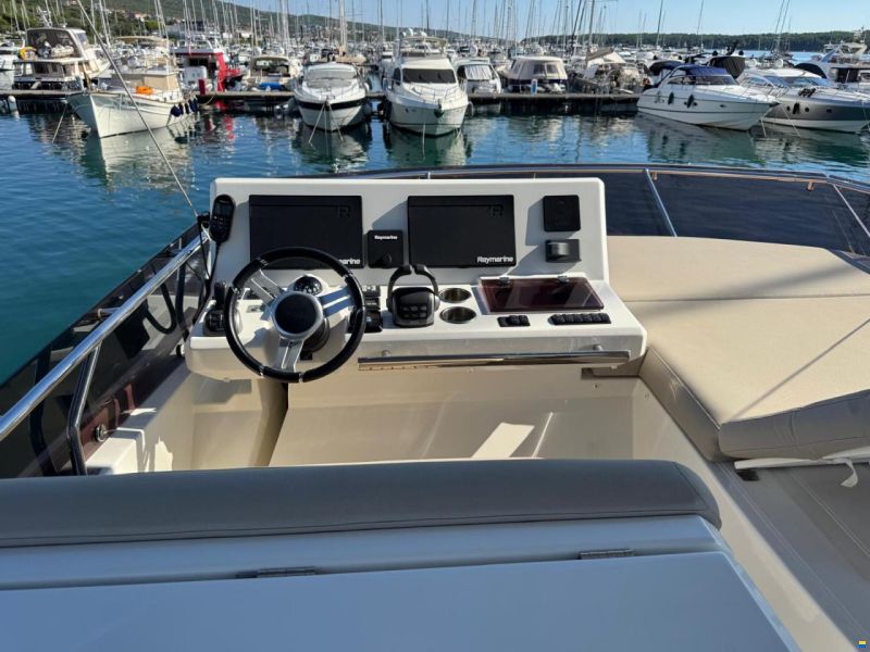 Prestige 520 Fly