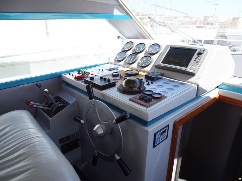 Ferretti Altura 40