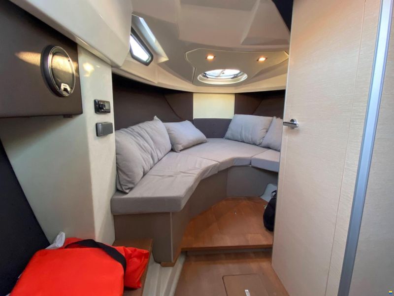 Cranchi Endurance 30