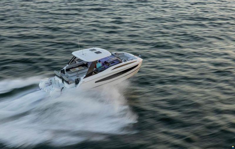 AQUILA 32 Sport