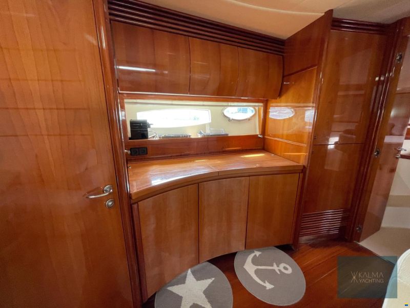 Pershing 50