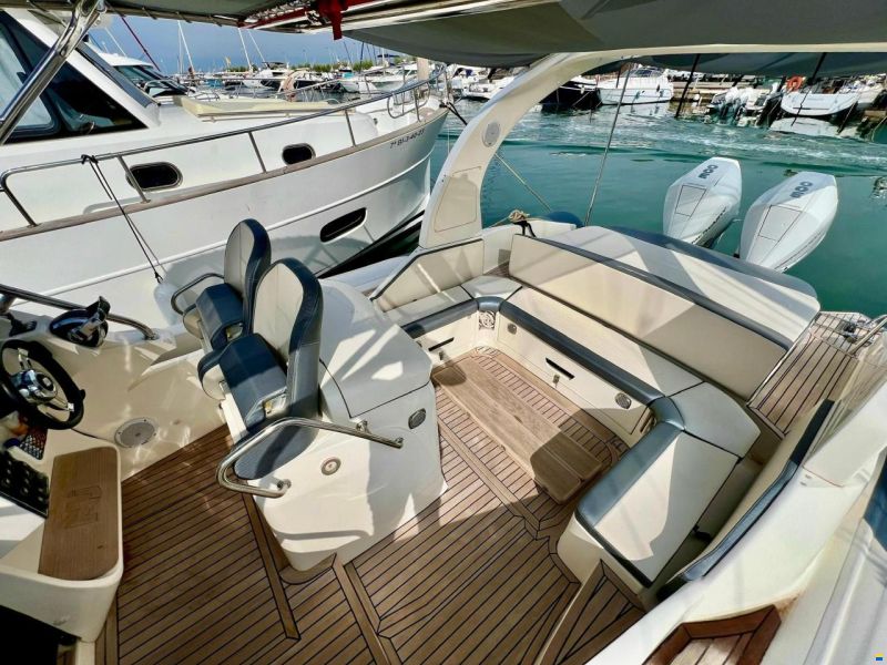 Nuova Jolly Prince 38 Sport Cabin