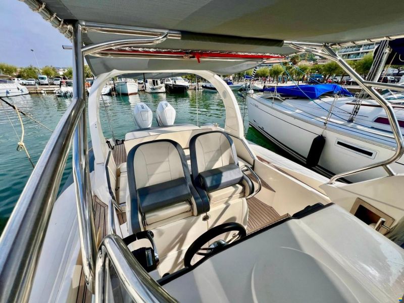 Nuova Jolly Prince 38 Sport Cabin