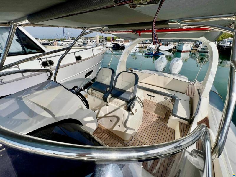 Nuova Jolly Prince 38 Sport Cabin