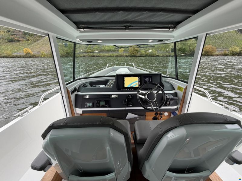 Axopar 28 Cabin