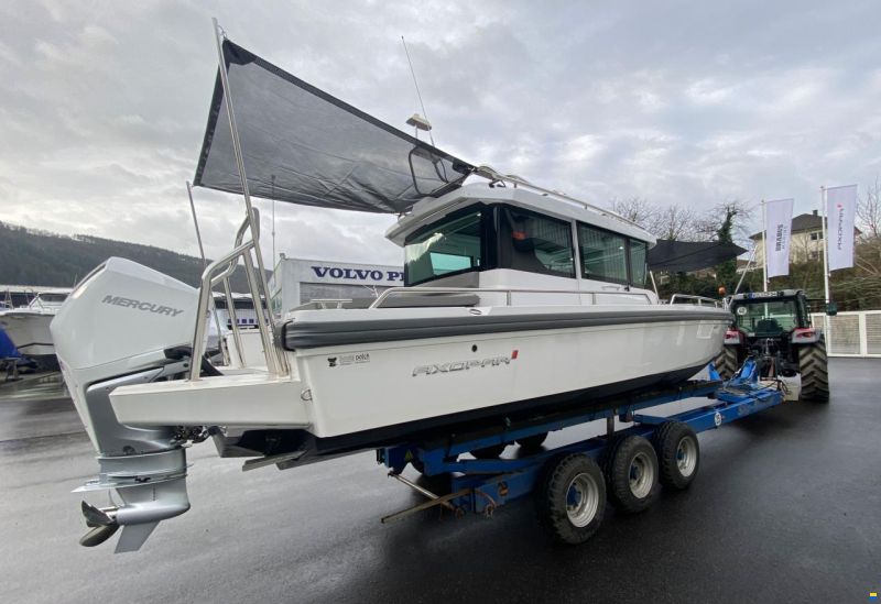 Axopar 28 Cabin