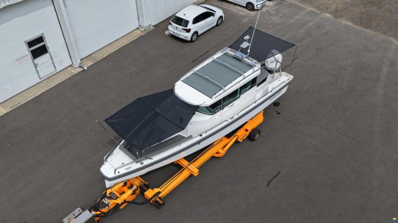 Axopar 28 Cabin
