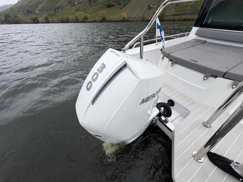 Axopar 28 Cabin