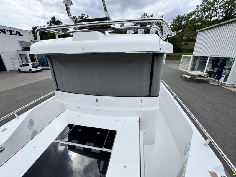 Axopar 28 Cabin