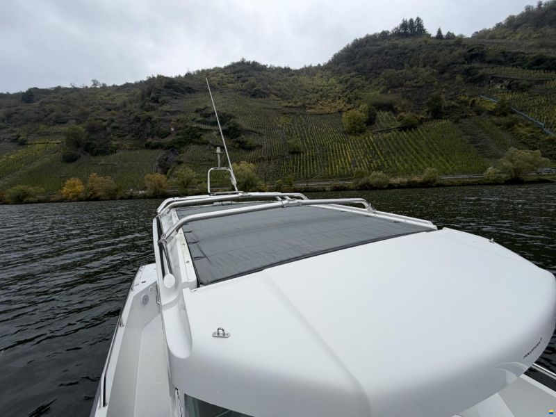 Axopar 28 Cabin