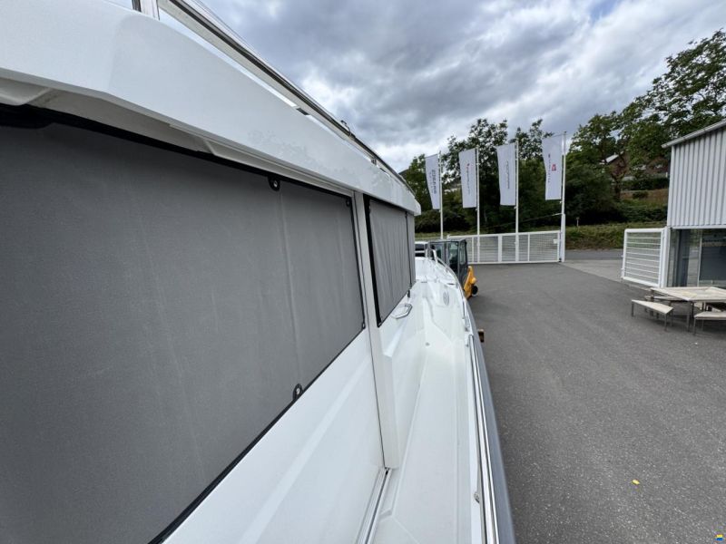 Axopar 28 Cabin