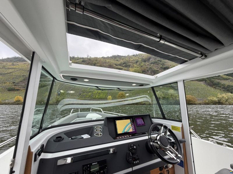 Axopar 28 Cabin
