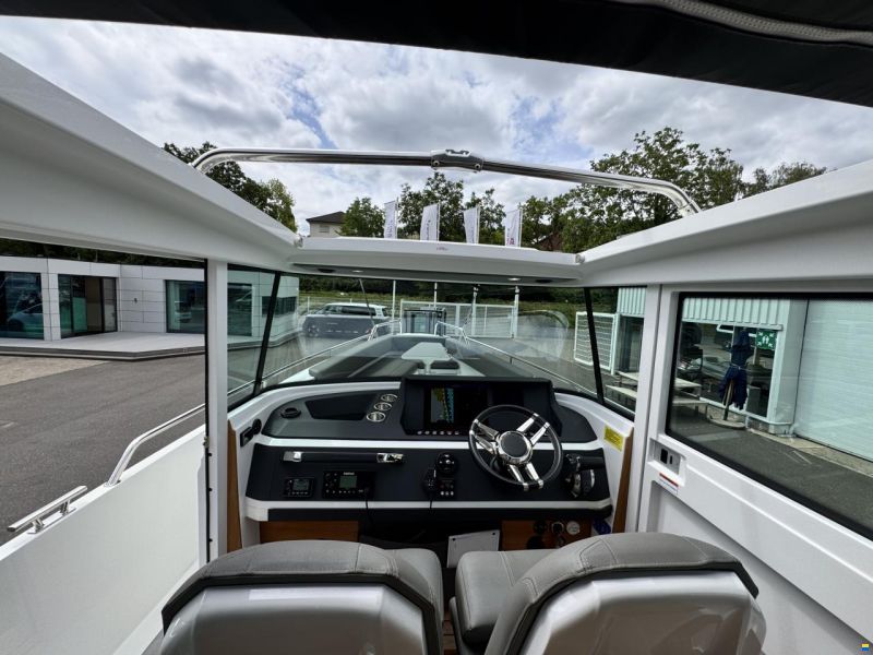 Axopar 28 Cabin