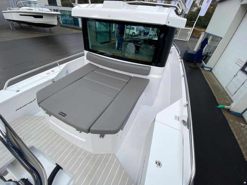 Axopar 28 Cabin