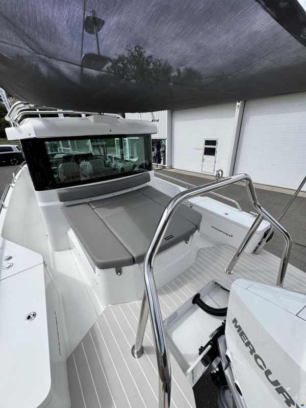 Axopar 28 Cabin