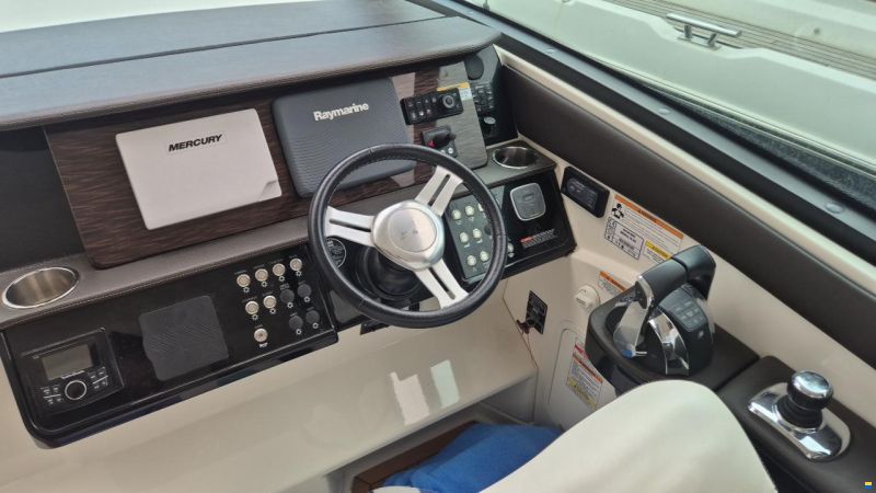 Sea Ray Sundancer 320