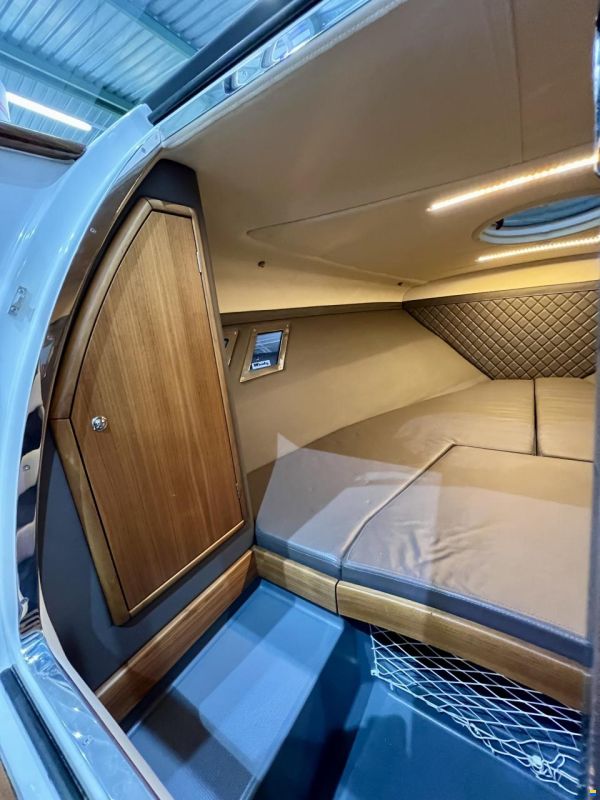 Windy 26 Kharma Signature Edition