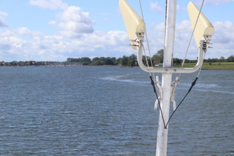 Fahrgastschiff / Hausboot