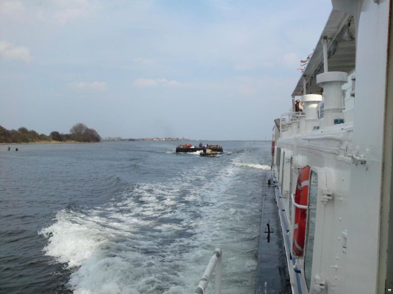 Fahrgastschiff / Hausboot