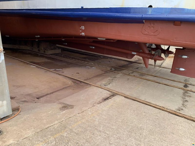 Fahrgastschiff / Hausboot