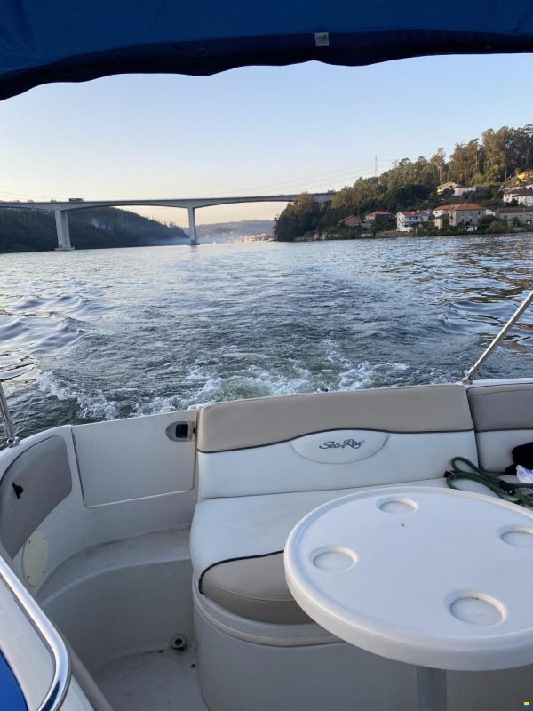 Sea Ray 240 Sundeck